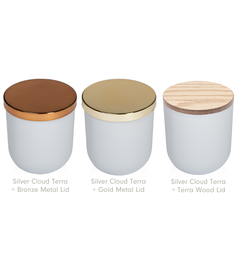 Collage of the Silver Cloud 10oz TERRA Glass Jar for Candle Making shown with a Bronze Metal Lid, a Gold Metal Lid, and a Natural Oak Wood Lid. || Collage du pot en verre TERRA de 10 oz couleur nuage argenté pour la fabrication de bougies, présenté avec un couvercle en métal bronze, un couvercle en métal doré et un couvercle en bois de chêne naturel.