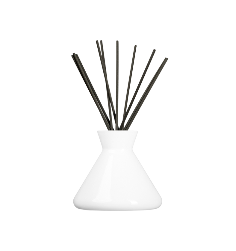 Image of a white glossy beaker style diffuser bottle with a thick fiber diffuser reed to represent Village Craft & Candle's 9oz Allure Diffuser Bottle || Image d'un flacon diffuseur de style bécher blanc brillant avec un bâtonnet diffuseur en fibre épaisse pour représenter le flacon diffuseur Allure de 9 oz de Village Craft & Candle