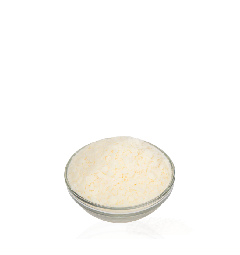 Bowl of NatureWax® C-3 Candle Wax flakes for candle making and crafting || Bol de flocons de cire de bougie NatureWax® C-3 pour la fabrication et l'artisanat de bougies