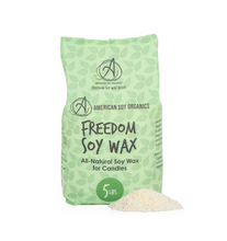

Load image into Gallery viewer, Freedom Soy Wax All-Natural Soy Wax for candle making. Find it at Village Craft &amp; Candle || Cire de soja Freedom, cire de soja entièrement naturelle pour la fabrication de bougies. Trouvez-la chez Village Craft &amp; Candle.

