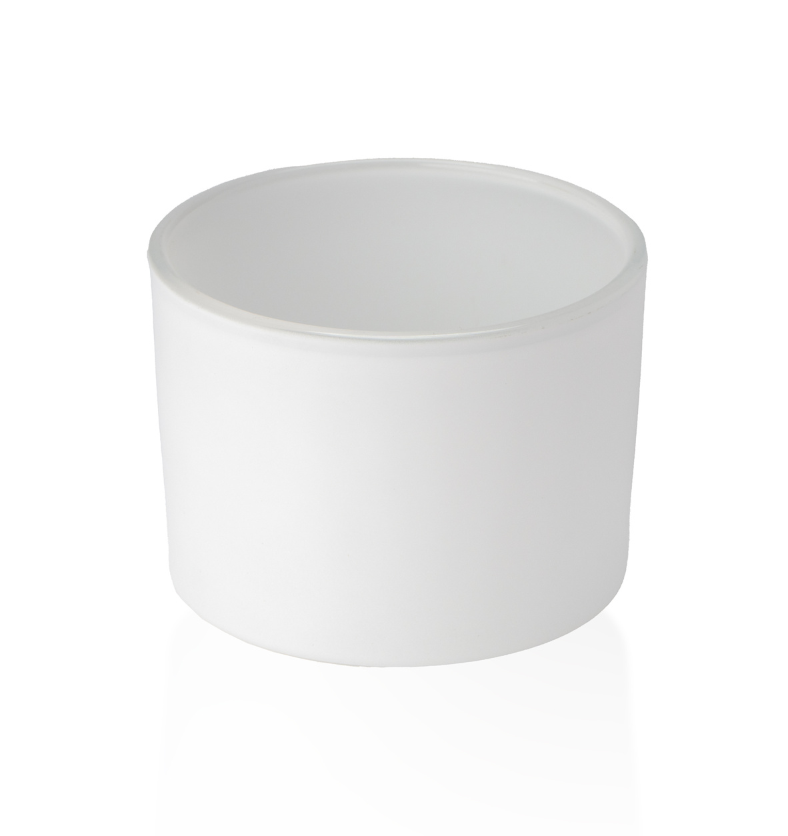 15oz Matte White LUX Jar glass candle vessel, unlidded product shot on a white background. || Pot LUX 15oz Blanc Mat, récipient en verre pour chandelles, sans couvercle sur fond blanc.