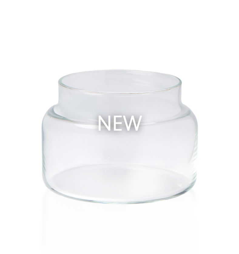 New 10oz Traditional Jar clear glass candle vessel, unlidded product shot on a white background, showing the wide opening. || Nouveau Pot Traditionnel 10oz en verre transparent, sans couvercle sur fond blanc, montrant l'ouverture large.