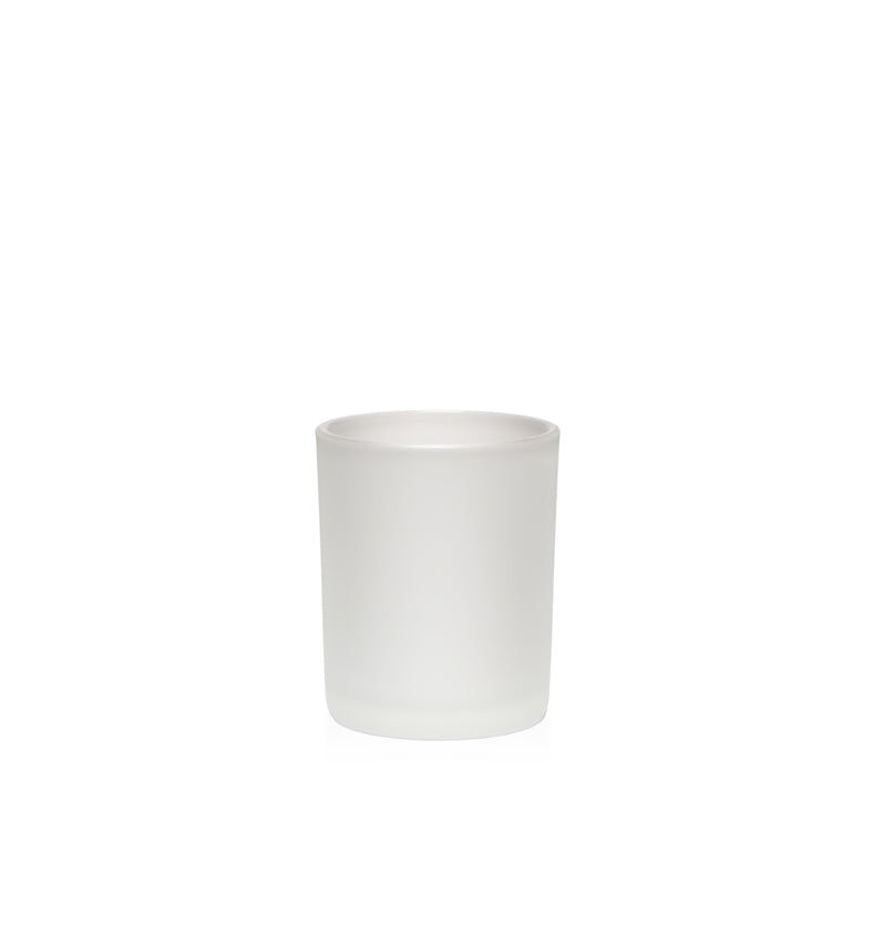 Image of a frosted glass vessel on a white background to represent the Village Craft & Candle 4oz Frosted White LUX jar || Image d'un récipient en verre givré sur un fond blanc représentant le pot LUX givré blanc de 4 oz de Village Craft & Candle.