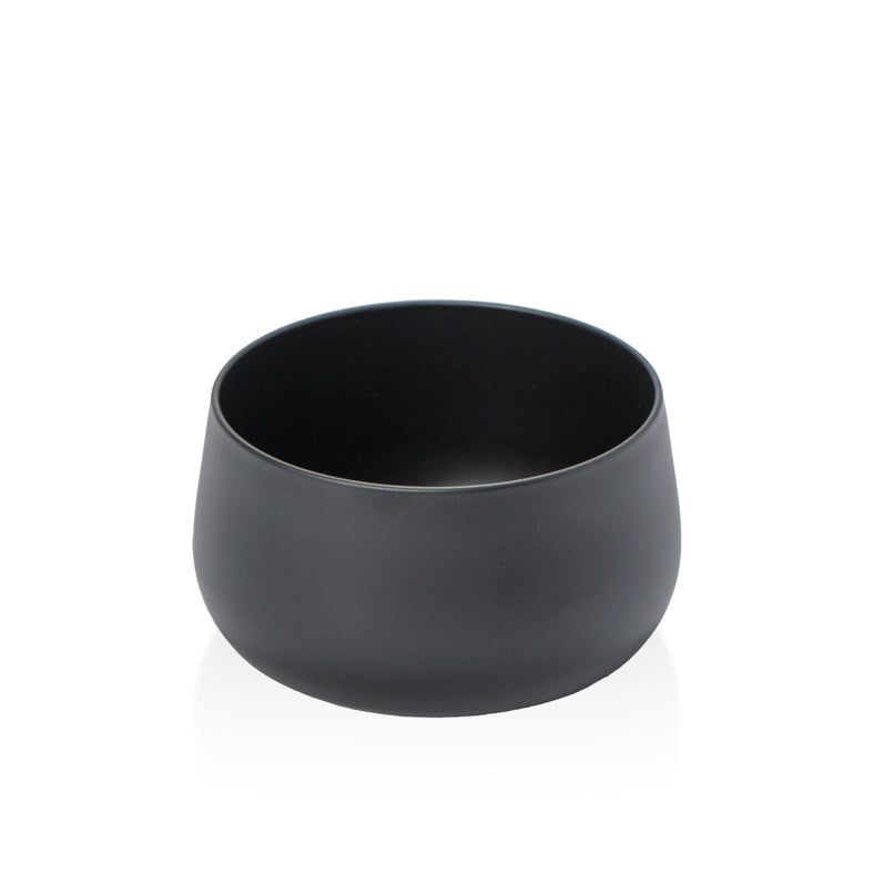 Image of a sleek black candle tin with no lid, on a white background to represent Village Craft & Candle's 8oz Radiance Candle Tins || Image d'une élégante boîte à bougie noire sans couvercle sur un fond blanc, représentant les boîtes à bougies Radiance de 8 oz de Village Craft & Candle.