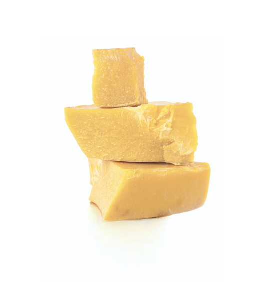  Pain de cire d'abeille jaune brut, image de produit montrant trois blocs naturels et non raffinés de cire d'abeille dorée empilés de manière inégale.