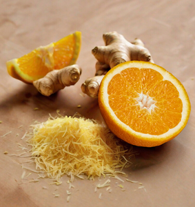 Orange Zest & Ginger EmotiScents (Energy) - Fragrance Oil: Vibrant blend of orange zest and invigorating ginger with a dynamic fragrance profile. | Orange Zest & Ginger EmotiScents (Énergie) - Huile parfumée : Mélange dynamique d'écorce d'orange zestée et de gingembre revigorant avec un profil de parfum dynamique.